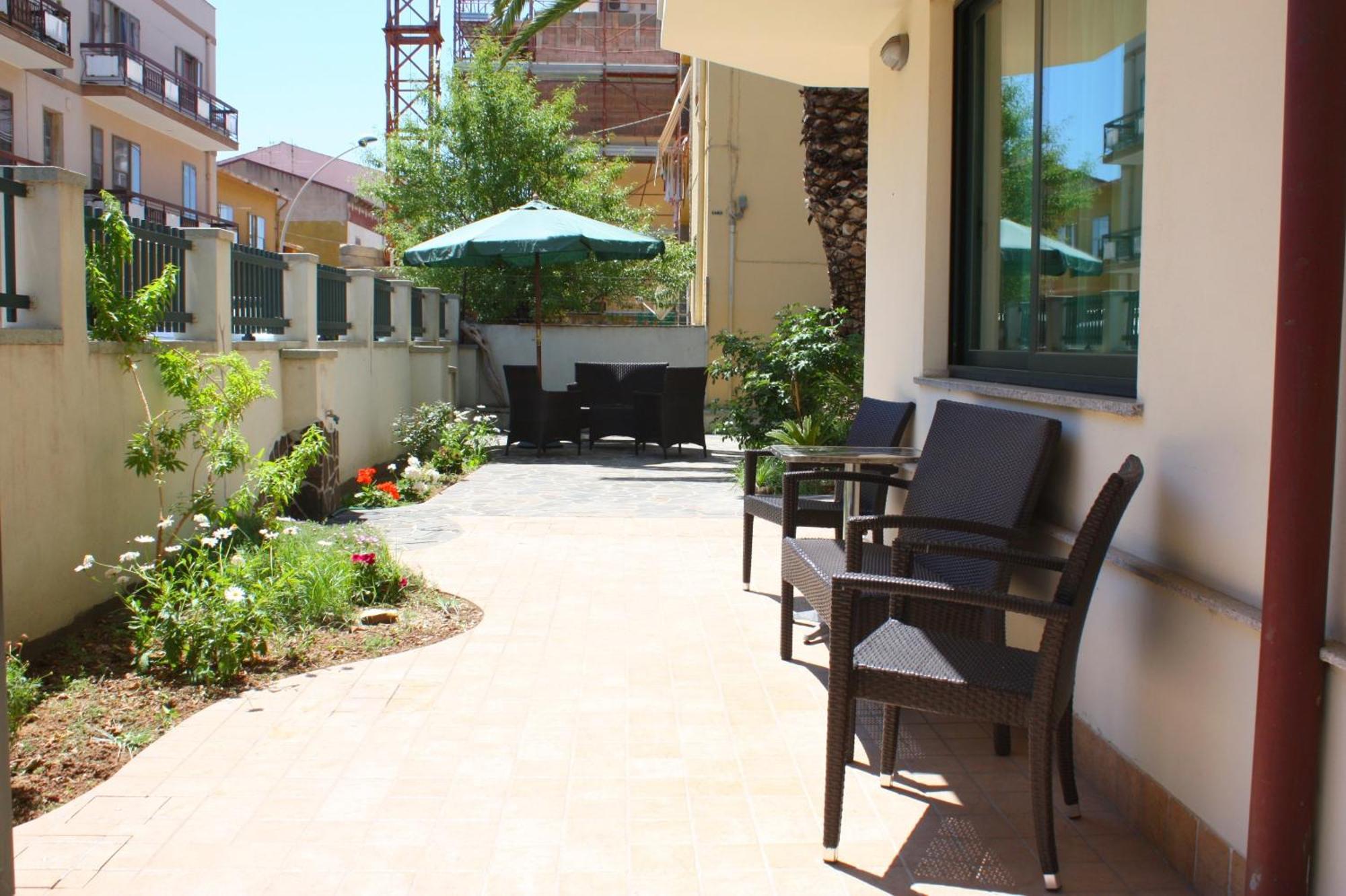Hotel Alguer Екстер'єр фото