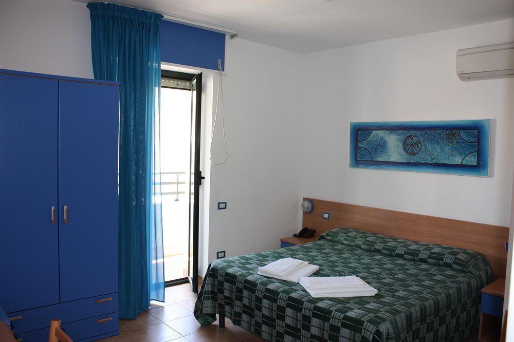 Hotel Alguer Екстер'єр фото