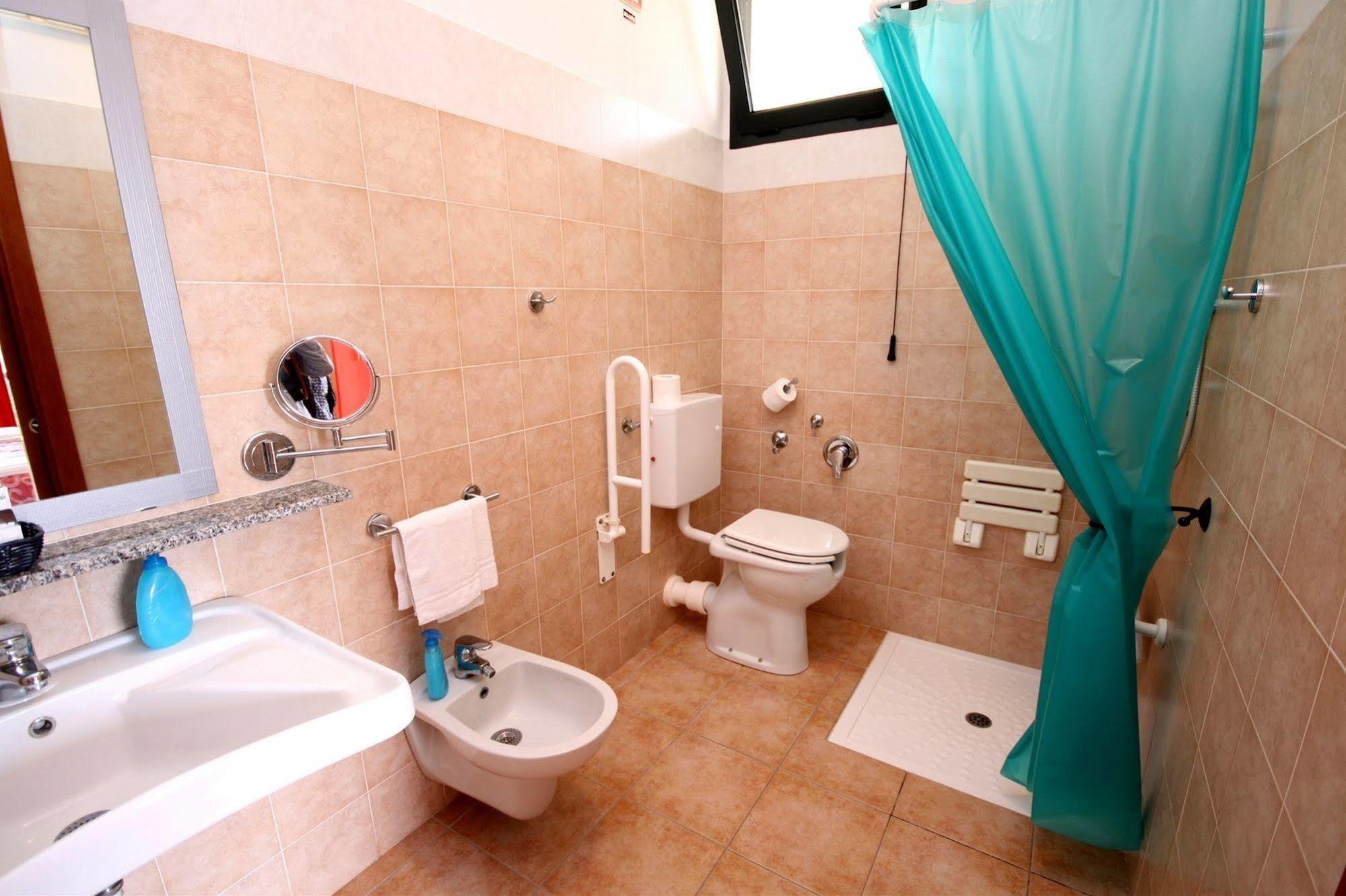 Hotel Alguer Екстер'єр фото