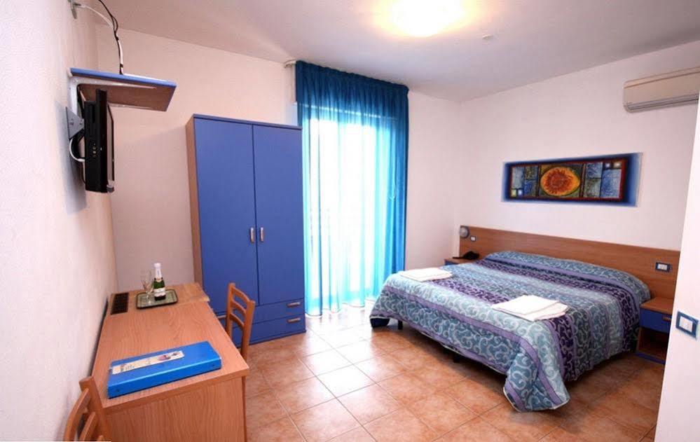 Hotel Alguer Екстер'єр фото