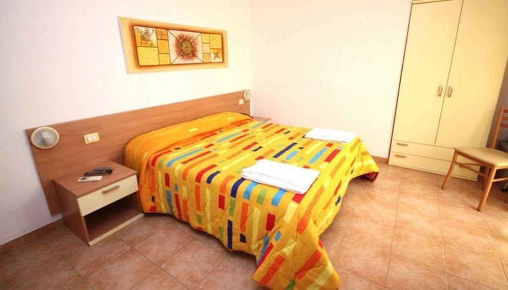Hotel Alguer Екстер'єр фото